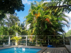 Appartement charmant à Rivière-Pilote avec piscine partagéeB